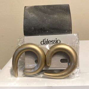 Vintage Dalessio Matte Gold Tone Abstract Geometric Swirl Pierced Earrings NEW